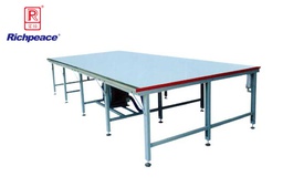 Spreading Table